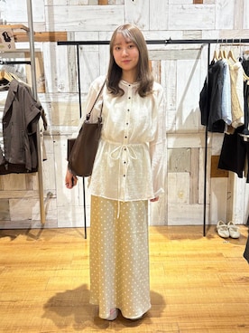「LOWRYS FARM（ローリーズファーム）のスタイルＵＰクロスカップキャミ　100757（Tシャツ/カットソー、ホワイト系）」を使った、honon.さん（レディース）の春コーディネート