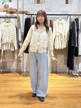 「LOWRYS FARM（ローリーズファーム）のputonレース　1057207（ベスト、ホワイト系）」を使った、honon.さん（レディース）の秋コーディネート