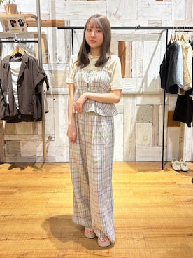 「LOWRYS FARM（ローリーズファーム）のソフリネンビスチェ 619278（その他トップス、ブルー系）」を使った、honon.さん（レディース）の春コーディネート