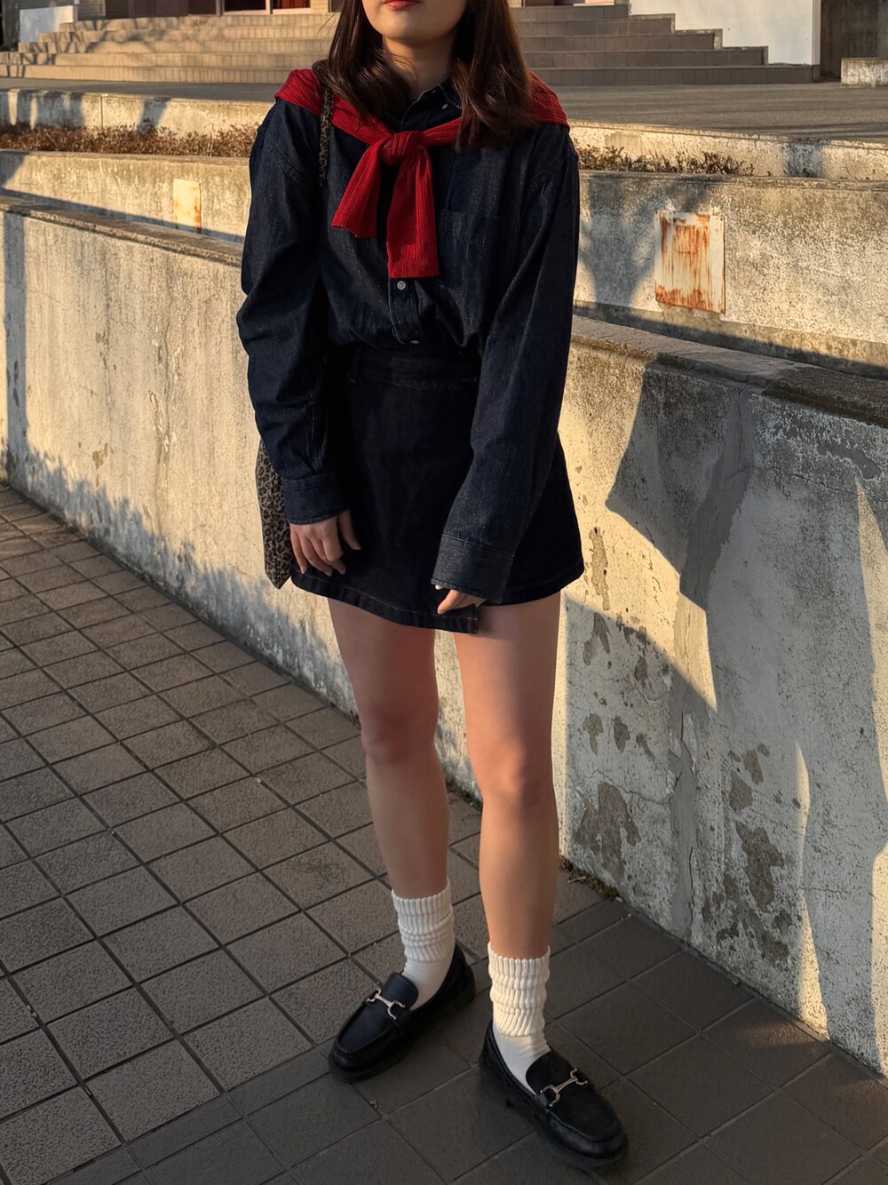 GUのローファーを使った「ルーズソックス」の人気ファッション