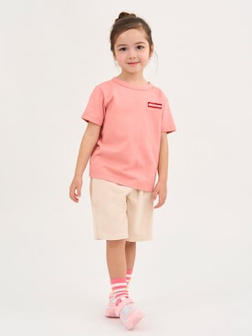 「MIKI HOUSE（ミキハウス）の【WEB限定】ワッペンロゴ半袖Ｔシャツ（Tシャツ/カットソー、ピンク系）」を使った、MIKIHOUSE　ミキハウス公式さん（キッズ・110cm）の夏コーディネート