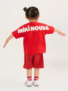 「MIKI HOUSE（ミキハウス）の【WEB限定】バックロゴ半袖Ｔシャツ（Tシャツ/カットソー、ブルー系）」を使った、MIKIHOUSE　ミキハウス公式さん（キッズ・110cm）の春コーディネート