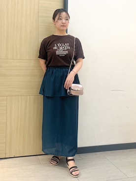 「grove（グローブ）の【UVカット/接触冷感】プリントアソート5分袖Tシャツ（Tシャツ/カットソー、ブラウン系）」を使った、YOさん（レディース・157cm）の春コーディネート