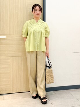 「grove（グローブ）の【貴島明日香さん着用/体型カバー】ON・OFF使えるスモッキングタックブラウス（シャツ/ブラウス、グリーン系）」を使った、YOさん（レディース・157cm）の春コーディネート