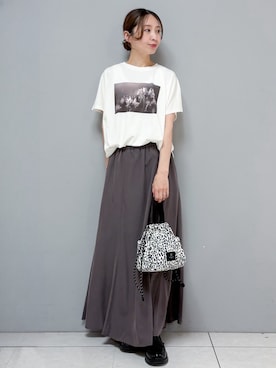「OPAQUE.CLIP（オペークドットクリップ）のフォトプリントTシャツ【洗濯機OK】（Tシャツ/カットソー、ホワイト系）」を使った、yさん（レディース・157cm）の夏コーディネート