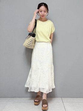 「index（インデックス）の【接触冷感／UV】ワンポイント刺繍Tシャツ《7col／XS~3L／洗濯機OK》（Tシャツ/カットソー、イエロー系）」を使った、yさん（レディース・157cm）の夏コーディネート