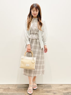 「index（インデックス）のシアーチェックミニペプラムワンピース【防シワ／洗濯機OK】（ワンピース、ベージュ系）」を使った、Asukaさん（レディース・149cm）の夏コーディネート