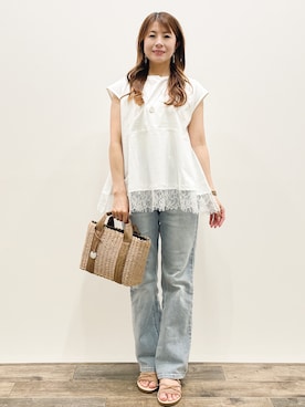「OPAQUE.CLIP（オペークドットクリップ）の裾レースペプラムカットソー【洗濯機OK】（Tシャツ/カットソー、ホワイト系）」を使った、Asukaさん（レディース・149cm）の夏コーディネート