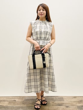 「index（インデックス）のシアーチェックミニペプラムワンピース【防シワ／洗濯機OK】（ワンピース、ベージュ系）」を使った、Asukaさん（レディース・149cm）の夏コーディネート