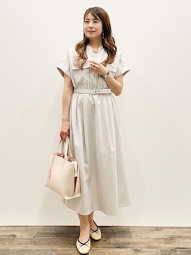 「index（インデックス）のダブルポケットスキッパーワンピース【防シワ/洗濯機OK】《XS～3L/6col》（ワンピース、ベージュ系）」を使った、Asukaさん（レディース・149cm）の春コーディネート