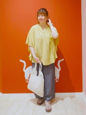 「SHOO・LA・RUE（シューラルー）の【洗える/ひんやり】涼しく体型カバー お袖フレア ドレープブラウス（シャツ/ブラウス、イエロー系）」を使った、みぃーこさん（レディース・155cm）の夏コーディネート