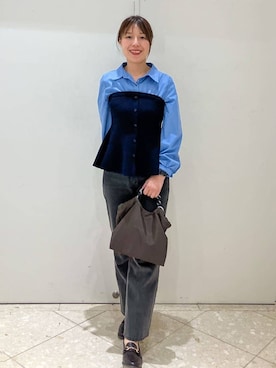 「index（インデックス）のシャツドッキングペプラムニット【洗濯機OK】（ニット/セーター、ブルー系）」を使った、Maruさん（レディース・159cm）の春コーディネート