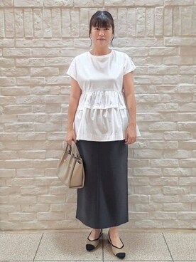 「OPAQUE.CLIP（オペークドットクリップ）のドッキングティアードトップス【洗濯機洗い可】（Tシャツ/カットソー、ホワイト系）」を使った、mamiさん（レディース・160cm）の夏コーディネート