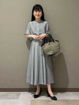 「INDIVI（インディヴィ）の【洗える】シアーシャンブレーピンタックブラウス（シャツ/ブラウス、グレー系）」を使った、KEIKOさん（レディース・152cm）の夏コーディネート