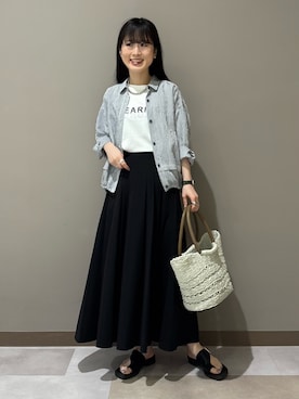 「INDIVI（インディヴィ）の【接触冷感／洗える／2WAY】ドロスト付 シアーシャンブレーシャツ（シャツ/ブラウス、ブルー系）」を使った、KEIKOさん（レディース・152cm）の夏コーディネート