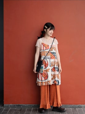 「アイテム（チノパンツ、オレンジ系）」を使った、macyさん（レディース・158cm）の夏コーディネート