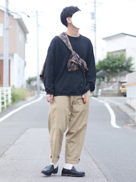 「たすき掛け」｜「アイテム（財布/小物）」を使った、おさかなさん（メンズ・169cm）の秋コーディネート