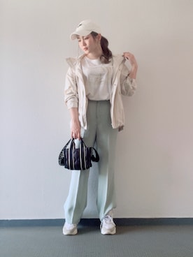 「スラックスパンツ」｜「アイテム（マウンテンパーカー）」を使った、Miki yamaokaさん（レディース・150cm）の春コーディネート
