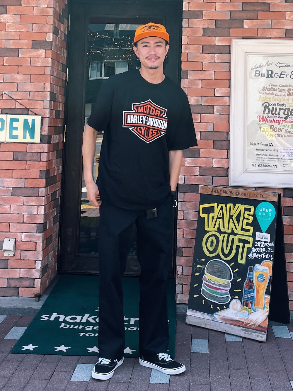 「初夏コーデ、夏だ！Tシャツ着よう！、オトナカジュアル、アメカジコーデ、ストリート、キャップ」｜「VANSのVANS ヴァンズ AUTHENTIC 44 DX オーセンティック 44 DX VN0A38ENMR2  (ANAHEIM)BLACK（スニーカー、ブラック系）」を使った、ゆーきさん（メンズ・180cm）の夏コーディネートの1枚目の写真