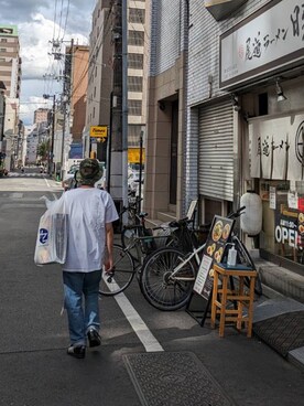 昼からハシゴ酒さんさんのコーディネート