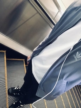 昼からハシゴ酒さんさんのコーディネート