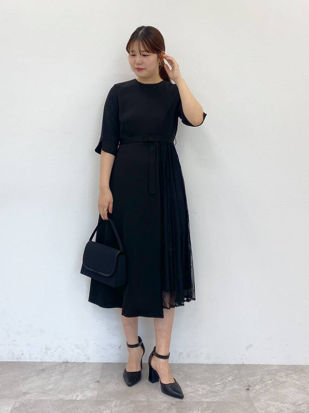 「オケージョン、きれいめ、入学式・卒業式、女子ウケ、カジュアル、体型カバー、休日コーデ、高身長、Andemiu」｜「Andemiuのセパレートヒールパンプス290966（パンプス、ブラック系）」を使った、andemiu_mayaさん（レディース・165cm）の冬コーディネートの1枚目の写真