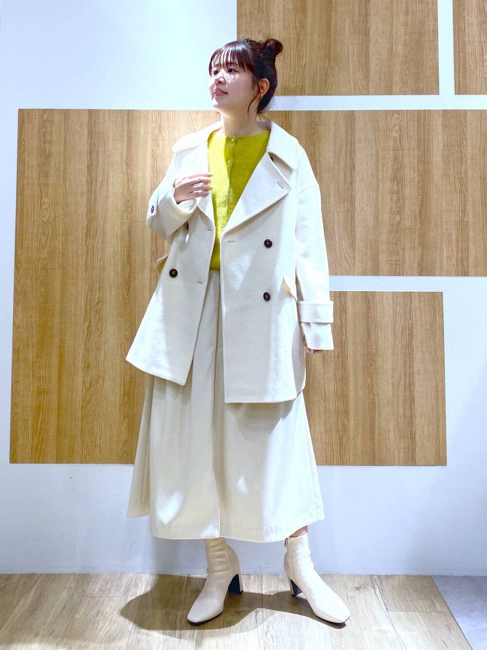 「女子ウケ、カジュアル、体型カバー、休日コーデ、高身長、Andemiu、コート、アウター、冬コーデ、冬アウター」｜「Andemiuのメルトンピーコート125006（ピーコート、ベージュ系）」を使った、andemiu_mayaさん（レディース・165cm）の秋コーディネートの1枚目の写真