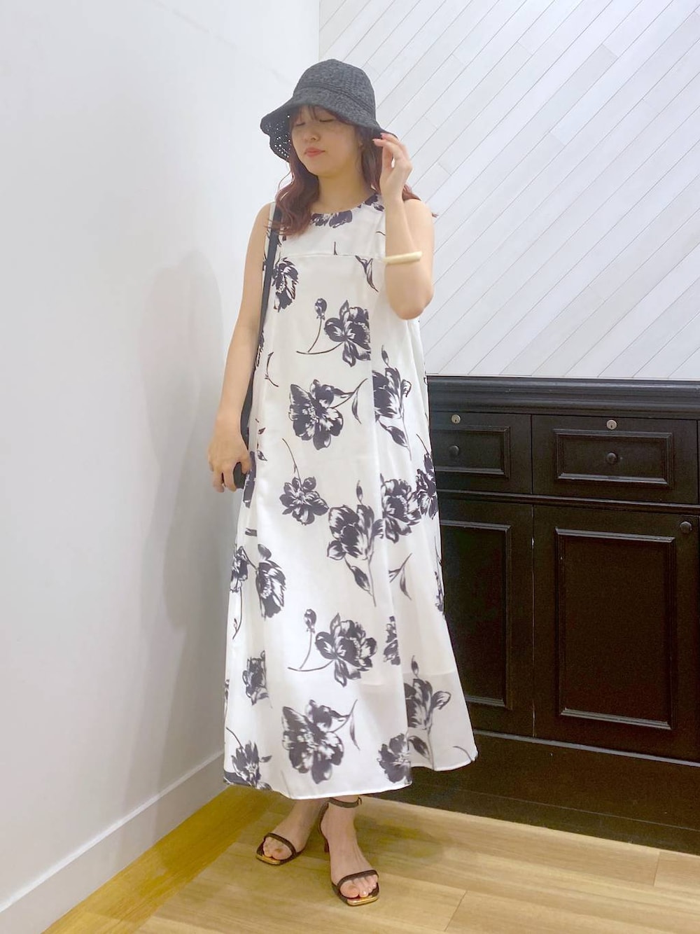 「体型カバー、休日コーデ、高身長、Andemiu、ワンピース、夏コーデ、女子ウケ、カジュアル」｜「AndemiuのオコシカナグミニショルBAG108032（ショルダーバッグ、ブラック系）」を使った、andemiu_mayaさん（レディース・165cm）の春コーディネートの1枚目の写真
