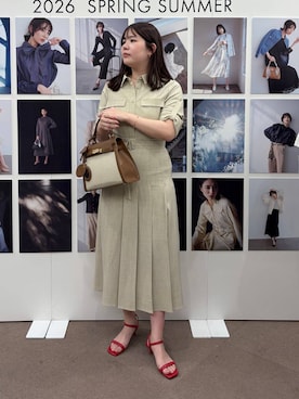 「Andemiu（アンデミュウ）のタックプリーツシャツワンピース656590（ワンピース、ベージュ系）」を使った、andemiu_mayaさん（レディース・165cm）の春コーディネート