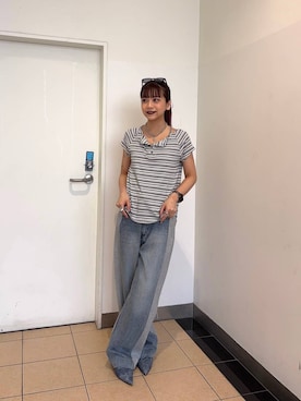 「JEANASIS（ジーナシス）のスウェットコンビデニムパンツ/645263（デニムパンツ、ブルー系）」を使った、MIKUさん（レディース・158cm）の春コーディネート