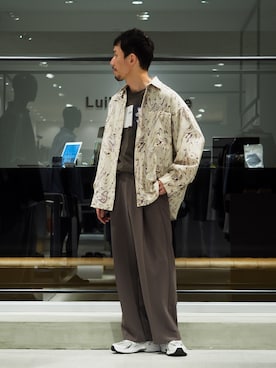 「トープ」｜「アイテム（スラックス）」を使った、タシロさん（メンズ・175cm）の夏コーディネート