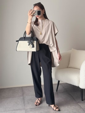 「Emma Taylor（エマテイラー）の【リバイバル】オーバーシルエットタックシャツ（シャツ/ブラウス、ベージュ系）」を使った、STYLEDOORさん（レディース・157cm）の春コーディネート