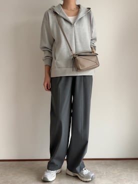 「アイテム（パーカー、シルバー系）」を使った、STYLEDOORさん（レディース・165cm）の秋コーディネート