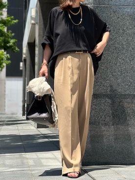 「Emma Taylor（エマテイラー）のライトダンボールドロストヘムプルオーバー（Tシャツ/カットソー、ブラック系）」を使った、STYLEDOORさん（レディース・165cm）の夏コーディネート