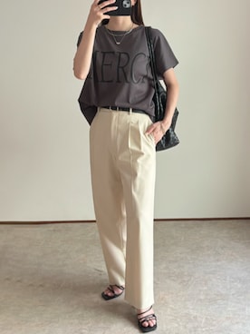 「Emma Taylor（エマテイラー）の【身体のラインを拾わない◎】シルクタッチスムースドルマンアソートプリントTシャツ（Tシャツ/カットソー、ブラック系）」を使った、STYLEDOORさん（レディース・165cm）の夏コーディネート