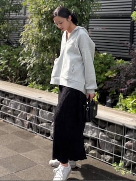 「アイテム（パーカー、シルバー系）」を使った、STYLEDOORさん（レディース・159cm）の秋コーディネート