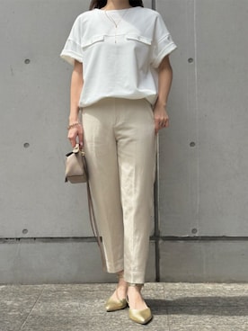 「Emma Taylor（エマテイラー）のライトダンボールフラップドロストヘムプルオーバー（Tシャツ/カットソー、ホワイト系）」を使った、STYLEDOORさん（レディース・157cm）の春コーディネート