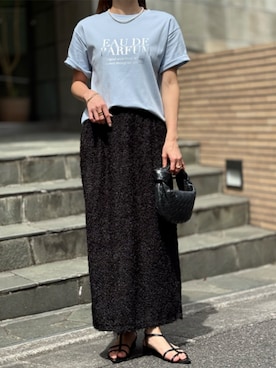 「Emma Taylor（エマテイラー）の【新色追加！】シルクタッチスムース大人ロゴプリントTシャツ（Tシャツ/カットソー、ブルー系）」を使った、STYLEDOORさん（レディース・157cm）の春コーディネート