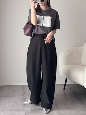 「Emma Taylor（エマテイラー）の【新色追加！】シルクタッチスムース大人ロゴプリントTシャツ（Tシャツ/カットソー、ブラック系）」を使った、STYLEDOORさん（レディース・165cm）の夏コーディネート