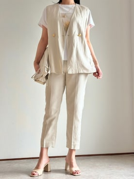 「Emma Taylor（エマテイラー）のリネンGOLD釦ジレ（ベスト、ベージュ系）」を使った、STYLEDOORさん（レディース・165cm）の夏コーディネート