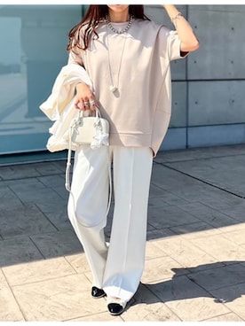 「Emma Taylor（エマテイラー）のライトダンボールコクーンフォルムプルオーバー（Tシャツ/カットソー、ベージュ系）」を使った、STYLEDOORさん（レディース・165cm）の夏コーディネート