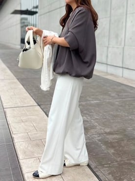 「Emma Taylor（エマテイラー）のライトダンボールドロストヘムプルオーバー（Tシャツ/カットソー、グレー系）」を使った、STYLEDOORさん（レディース・165cm）の夏コーディネート