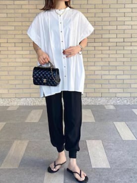 「Emma Taylor（エマテイラー）のオーバーシルエットタックシャツ（シャツ/ブラウス、ホワイト系）」を使った、STYLEDOORさん（レディース・165cm）の夏コーディネート