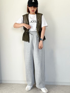 「Emma Taylor（エマテイラー）の【新色追加！】シルクタッチスムース大人ロゴプリントTシャツ（Tシャツ/カットソー、その他）」を使った、STYLEDOORさん（レディース・158cm）の春コーディネート