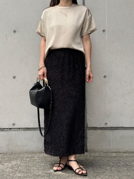 「Emma Taylor（エマテイラー）のバックジップサテンTブラウス（シャツ/ブラウス、ベージュ系）」を使った、STYLEDOORさん（レディース・157cm）の春コーディネート