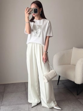 「Emma Taylor（エマテイラー）の【新色追加！】シルクタッチスムース大人ロゴプリントTシャツ（Tシャツ/カットソー、その他）」を使った、STYLEDOORさん（レディース・165cm）の夏コーディネート
