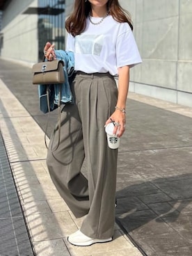 「Emma Taylor（エマテイラー）の大人ロゴプリントTシャツ（Tシャツ/カットソー、ホワイト系）」を使った、STYLEDOORさん（レディース・165cm）の夏コーディネート