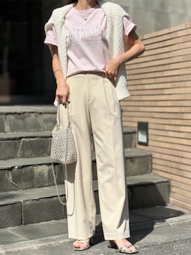 「Emma Taylor（エマテイラー）の【新色追加！】シルクタッチスムース大人ロゴプリントTシャツ（Tシャツ/カットソー、ピンク系）」を使った、STYLEDOORさん（レディース・157cm）の春コーディネート