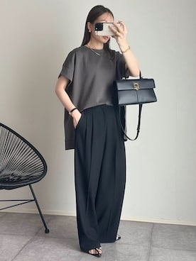 「Emma Taylor（エマテイラー）の【再入荷】サイドZIPクルーネックプルオーバー（Tシャツ/カットソー、グレー系）」を使った、STYLEDOORさん（レディース・165cm）の夏コーディネート