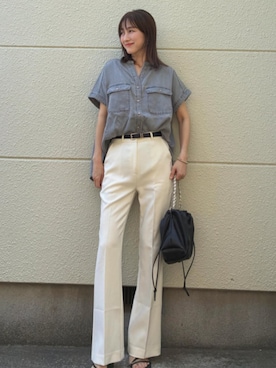 「Emma Taylor（エマテイラー）のGOLD釦キーネックデニムシャツ（シャツ/ブラウス、グレー系）」を使った、STYLEDOORさん（レディース・165cm）の夏コーディネート